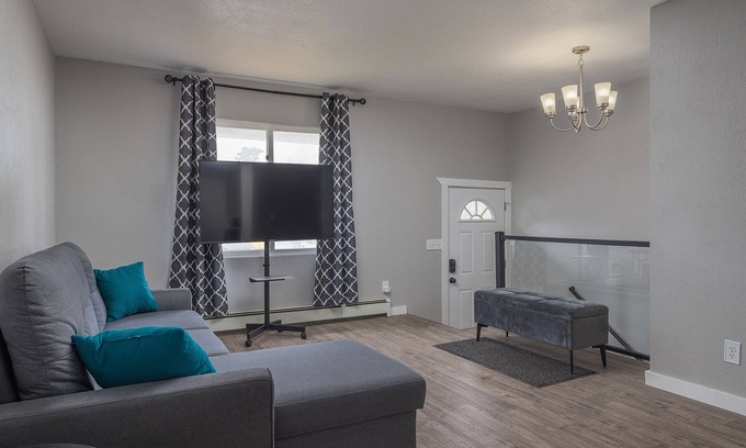 Russian Jack Park House | Beautiful, spacious and clean 4 bedroom home with spare living room