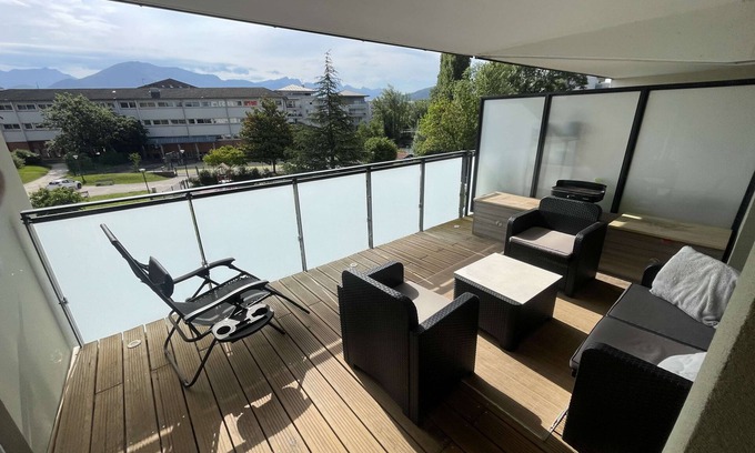 Cran-Gevrier Apartment | Beautiful Spacious apartment with mountain view