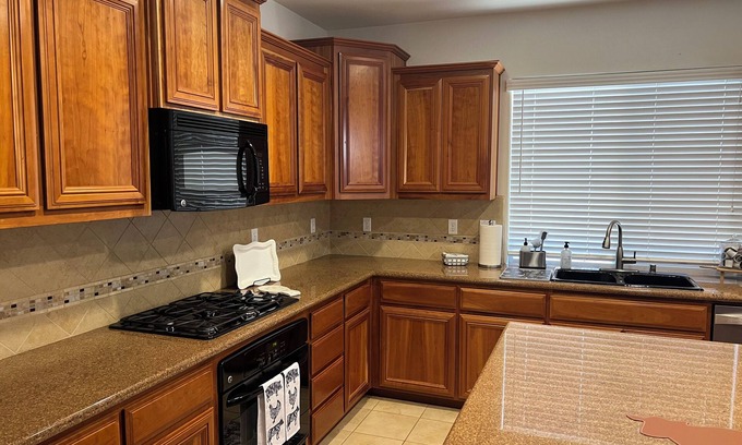 Tulare House | Beautiful spacious City Home