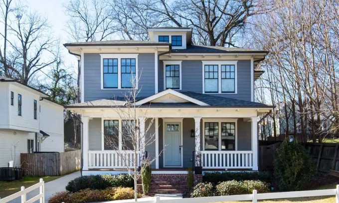 Kirkwood House | Beautiful Spacious Downtown Home Sleeps Up to 20