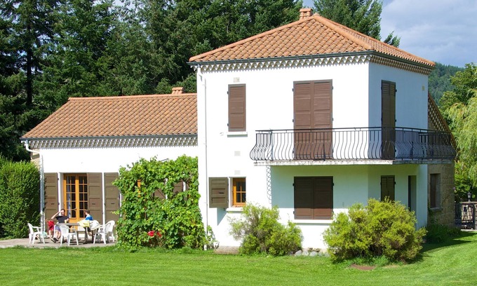 Accons House | Beautiful spacious family friendly home with huge garden and amazing view