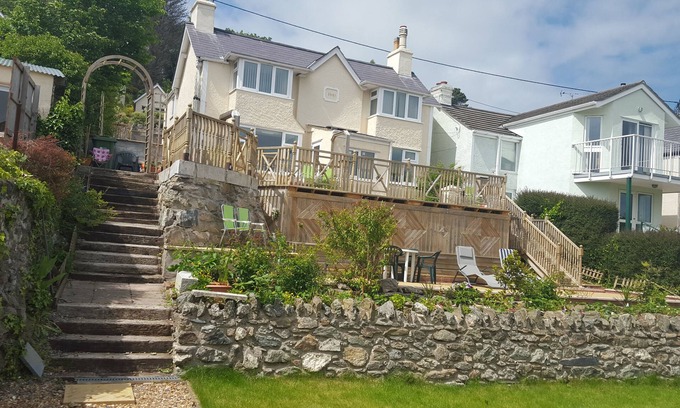 Menai Bridge House | Beautiful Spacious Home with Stunning View