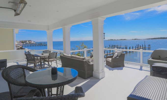Osbornsville House | Beautiful, spacious home with fantastic water views - perfect for families