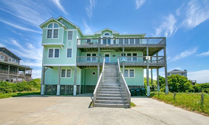 South Nags Head House | Beautiful & Spacious Oceanfront Nags Head Home