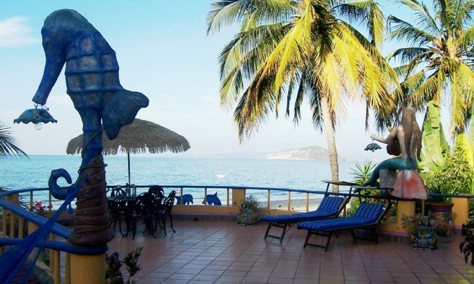 Los Ayala Villa | Beautiful Spacious Suite with Large Terrace with Spectular View on a Sandy Beach