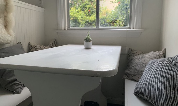 Sunset Junction House | Beautiful Spanish-style house right in the heart of everything in Silverlake