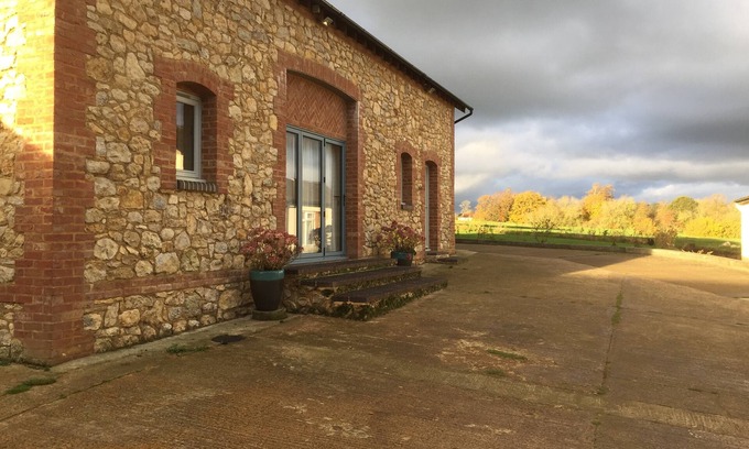Hartwell House | Beautiful Stone Barn in stunning rural Buckinghamshire