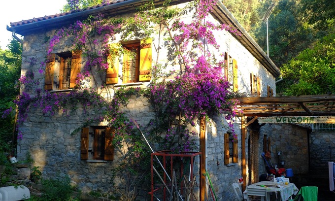 Milina House | Beautiful stone house villa in Milina, quiet location, close to the seafront!