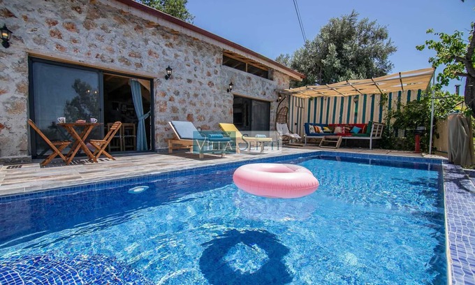Uzumlu Villa | Beautiful stone & wood villa private pool&jacuzi