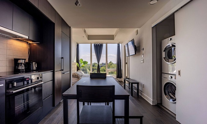 Southwest Condo | Beautiful studio in the heart of downtown
