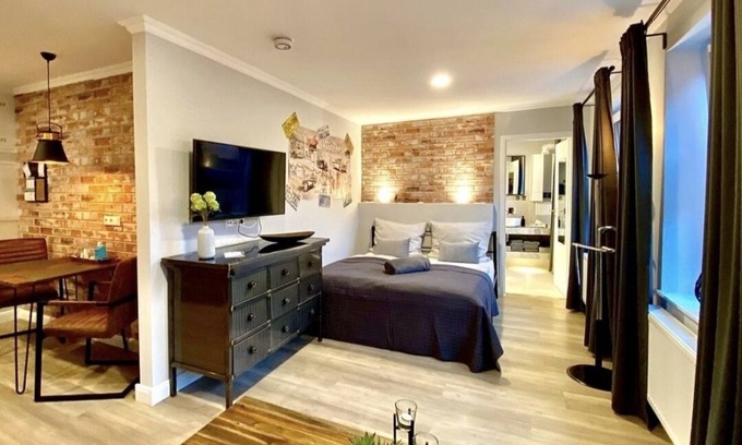 Itzehoe Apartment | Beautiful studio "Route66" in the heart of Itzehoe