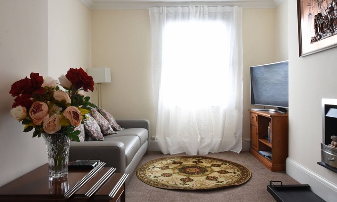 Leamington Spa Apartment | Beautiful , stylish apartment in Leamington Spa
