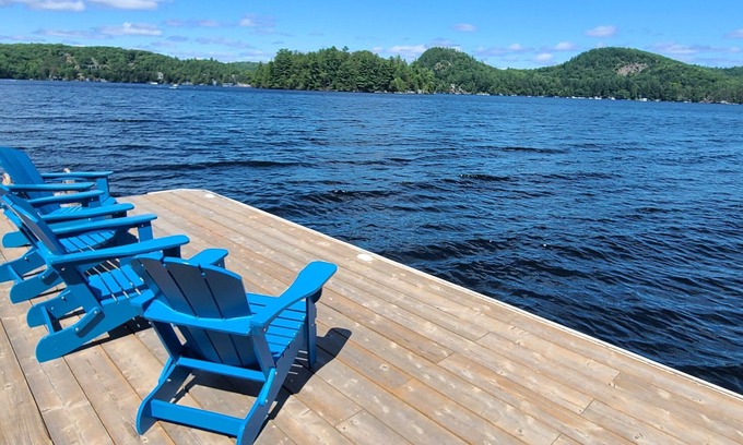 Dorset Cottage | Beautiful & stylish waterfront cottage on the best bay of Lake of Bays