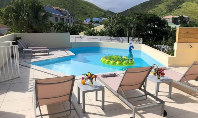 Cul de Sac House | Beautiful suite S17, pool, next to Pinel Island