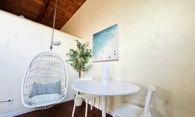 San Diego Condo | Beautiful Suite Steps to the Sand and Belmont Park