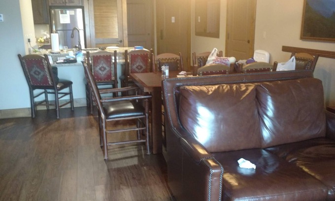 Cambra Cabin | Beautiful summer getaway between Gatlinburg and Pigeon Forge