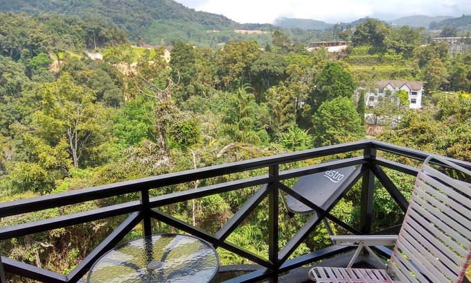 Tanah Rata Apartment | Beautiful Sunset Hills View
