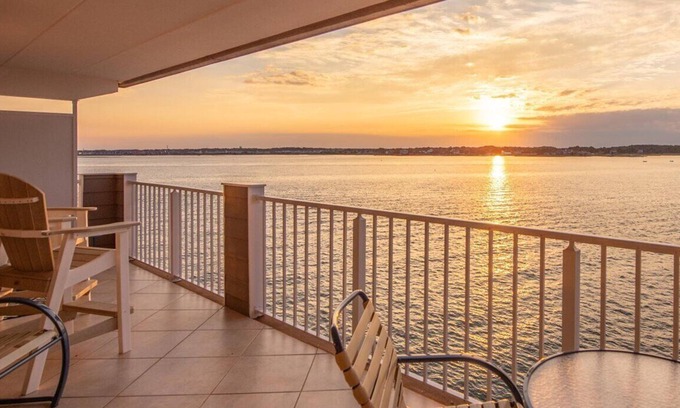Ocean City Condo | Beautiful Sunsets are Waiting for You at This Amazing 2 BR 2 BA Unit W/Pool!