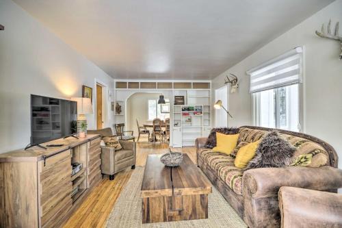 Thermopolis House | Beautiful Thermopolis Home with Private Yard and Grill