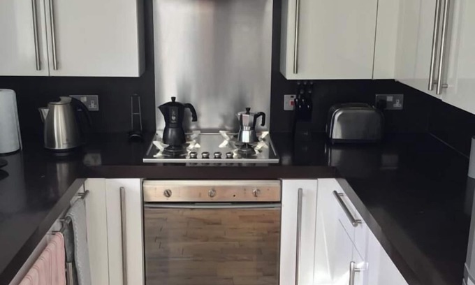 Harrogate House | Beautiful three bedroom terrace property near to Harrogate Conference Centre