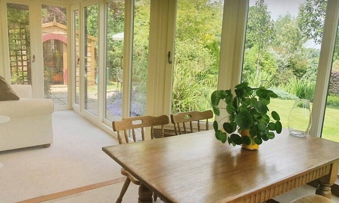 Pembridge Cottage | Beautiful timber frame cottage, with English country garden.