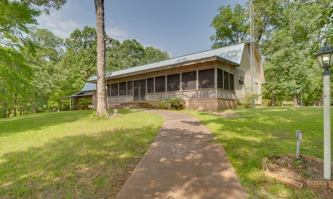Turtle Beach House | Beautiful Toledo Bend Retreat w/Private Dock