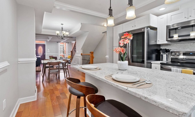 Downtown Baltimore House | Beautiful Townhome in Pigtown with Rooftop Deck