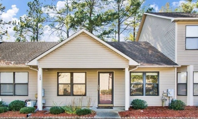 Fayetteville House | Beautiful Townhouse in quiet neighborhood!