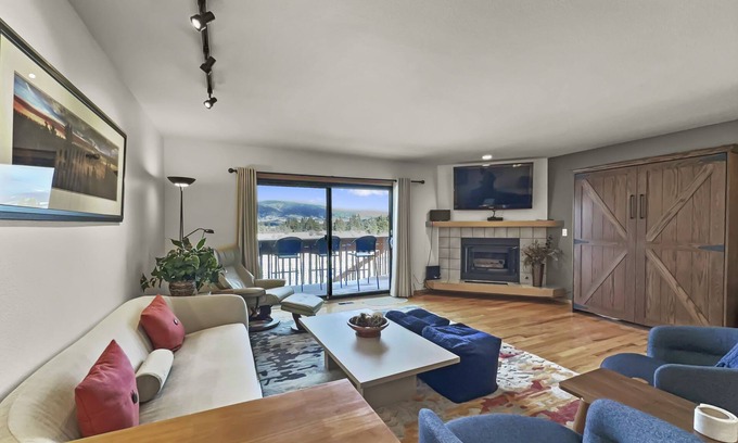 Frisco House | Beautiful Townhouse, Gorgeous Views, King Bed, Private Deck, Hot Tub - 732B