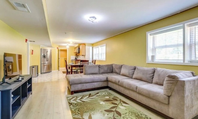 Candler-McAfee House | Beautiful two bedroom apartment in the extremely quiet and private neighborhood