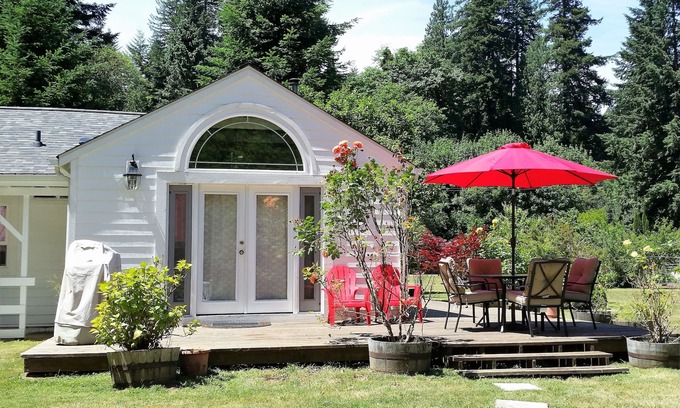 Mapleton House | Beautiful two bedroom one bath house on the Siuslaw River