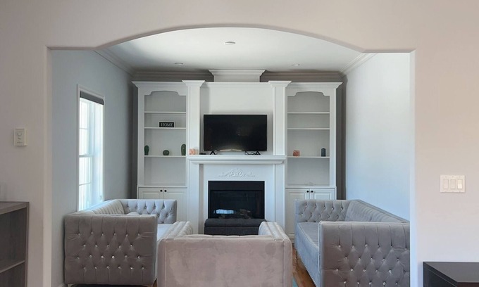 Bradford West Gwillimbury House | Beautiful unique and exceptional house.