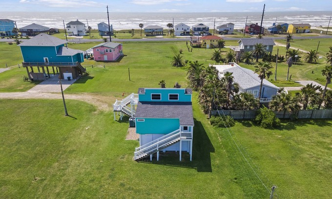 Galveston House | Beautiful updated beach house