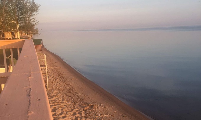 Caseville House | Beautiful updated cottage; sleeps 6; short stroll to shared, private sandy BEACH