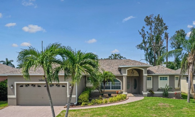 Biggar House | Beautiful updated home with new saltwater pool/lanai, and close to the beaches!