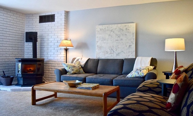 Alpine Meadows Condo | Beautiful, Upgraded Lake Tahoe Area Condo In Alpine Meadows