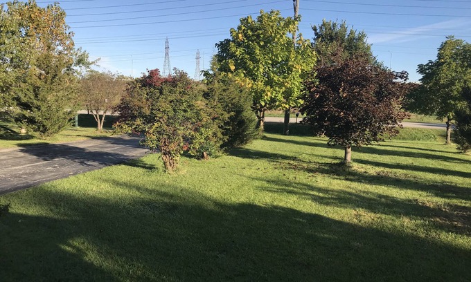 Welland House | Beautiful upper unit countryside large cozy rooms near Niagara Falls