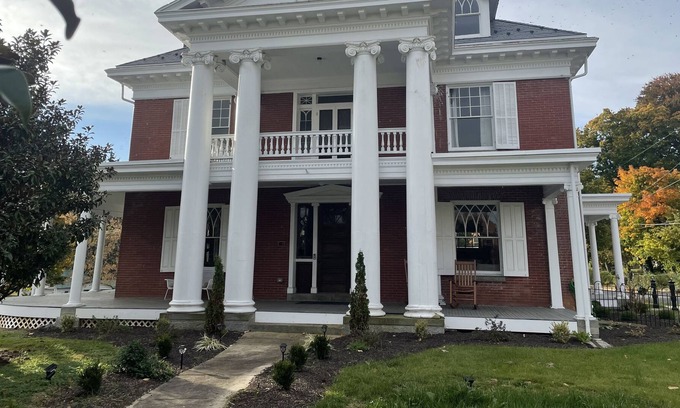 Mercersburg House | Beautiful upscale mansion - 7 minutes from Whitetail!