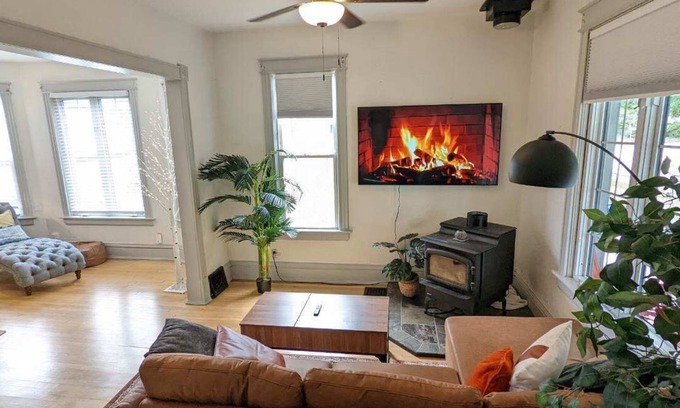Bay View Apartment | Beautiful, Upscale Split LevelnHome. Feels like a single family