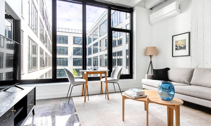 Uptown Apartment | Beautiful Uptown 1BR w/Gym, Rooftop Pool, 2 blocks to L, by Blueground