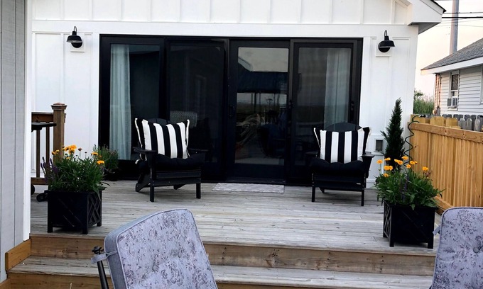 Goshen House | Beautiful Stone Harbor bay marshland views and stunning sunsets. Close to beach