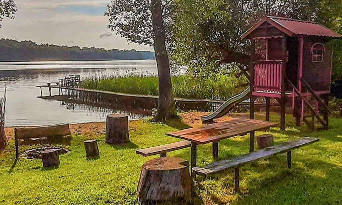 Barczewo House | Beautiful vacation country house with large garden directly on the water.