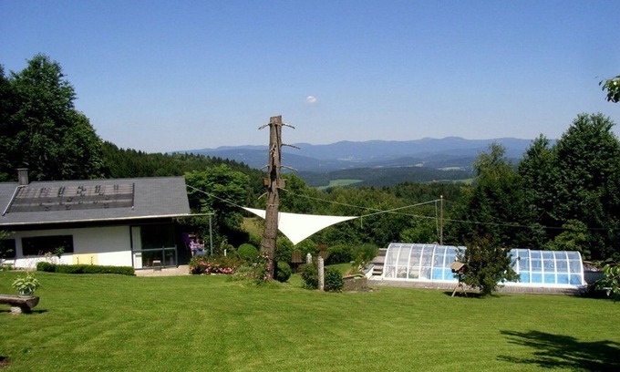 Kollnburg House | Beautiful vacation home with heated pool & infrared sauna - panoramic views