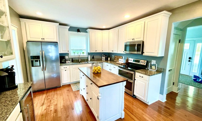 Donegal House | Beautiful Vacation Home in Champion (Seven Springs)