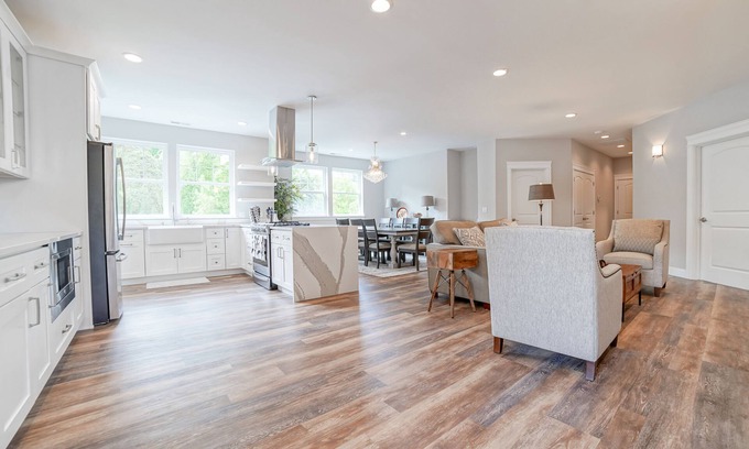 Waller Apartment | Beautiful Valley Farm House, With View