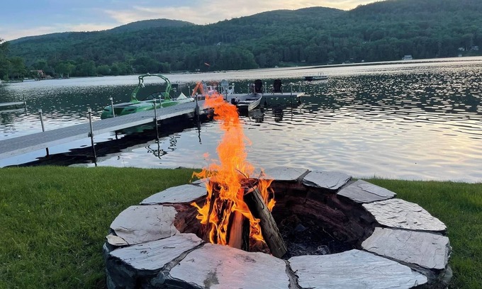 Fairlee House | Beautiful Vermont Lake House on Lake Morey