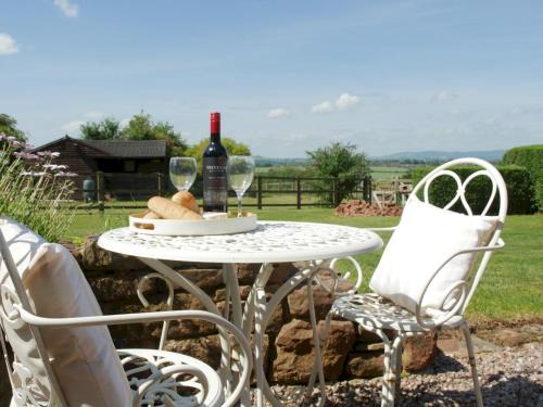 Billingsley House | Beautiful Views Historic 16th Cent Barn Conversion Pass the Keys