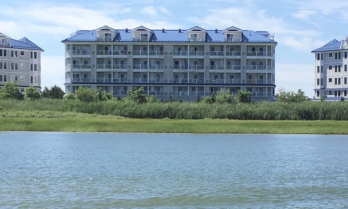 Anglesea Apartment | Beautiful views in the Angelsea section of North Wildwood, NJ. TWO WEEK MINIMUM