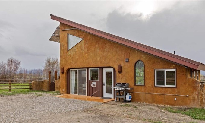 Stevensville Apartment | Beautiful views of the Sapphire Mountains from this new one bedroom unit