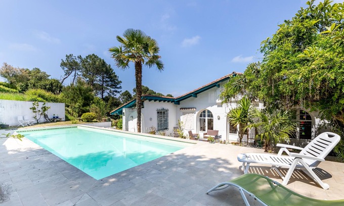 Saint-Jean-de-Luz Villa | Beautiful villa with sea view including a private swimming pool and garden